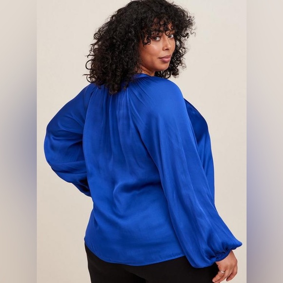 New, Unworn Torrid - Satin Tie Front Peasant Blouse - Picture 3 of 10